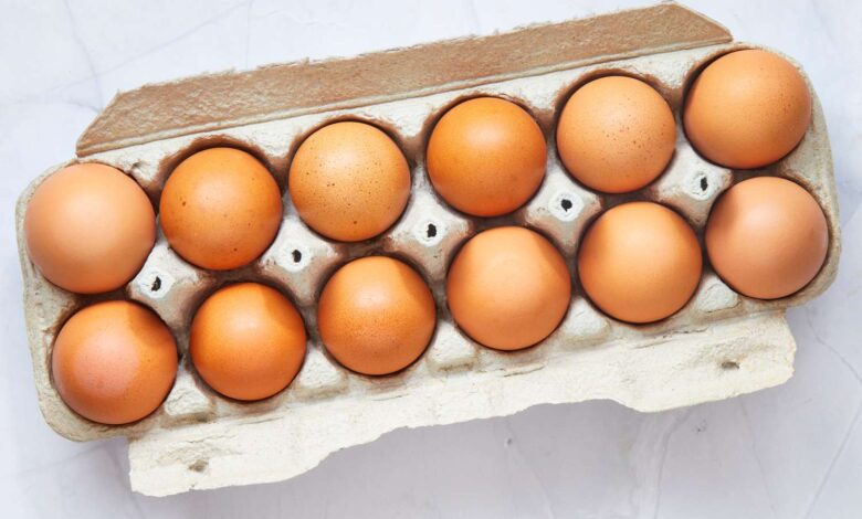 Yumurtalarla ilgili şaşırtan keşif 12 200’den fazla yumurta üzerinde yapılan deneyler, yumurtaların yere yan şekilde yani yatay pozisyonda düştüğünde daha az çatladığını ortaya koydu.