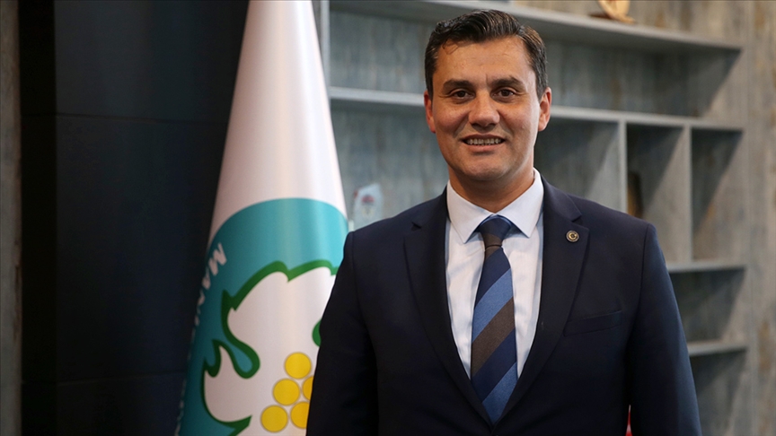 Adalet Bakanı Tunç’tan Ferdi Zeyrek soruşturmasıyla ilgili açıklama 1 Manisa Büyükşehir Belediye Başkanı Ferdi Zeyrek’in ölümüne ilişkin yürütülen soruşturmayla ilgili Adalet Bakanı Yılmaz Tunç açıklama yaptı.
