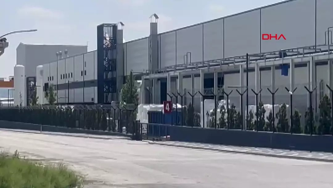 Ankara’daki lityum fabrikasında gaz sızıntısı: 2 ölü, 3 yaralı 1 Ankara'nın Polatlı ilçesindeki organize sanayi bölgesinde faaliyet gösteren bir lityum fabrikasında meydana gelen gaz sızıntısı faciaya yol açtı.
