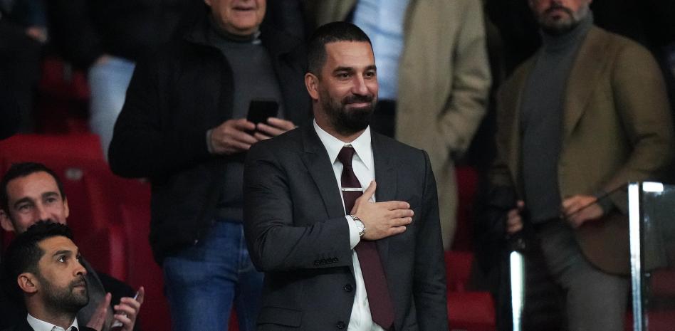 Shakhtar Donetsk Teknik Direktörü Arda Turan'a bir dönem forma giydiği İspanya'dan 1.3 milyon Euro vergi borcu çıktı