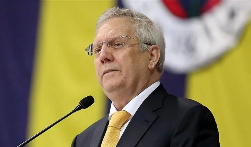 Aziz Yıldırım'dan net mesaj: Benimle değil, Fenerbahçe ile ilgilenin 1 Aziz Yıldırım, genç kongre üyeleriyle yaptığı buluşmada, seçim sürecine dair tartışmalara adını karıştıranlara tepki gösterdi.
