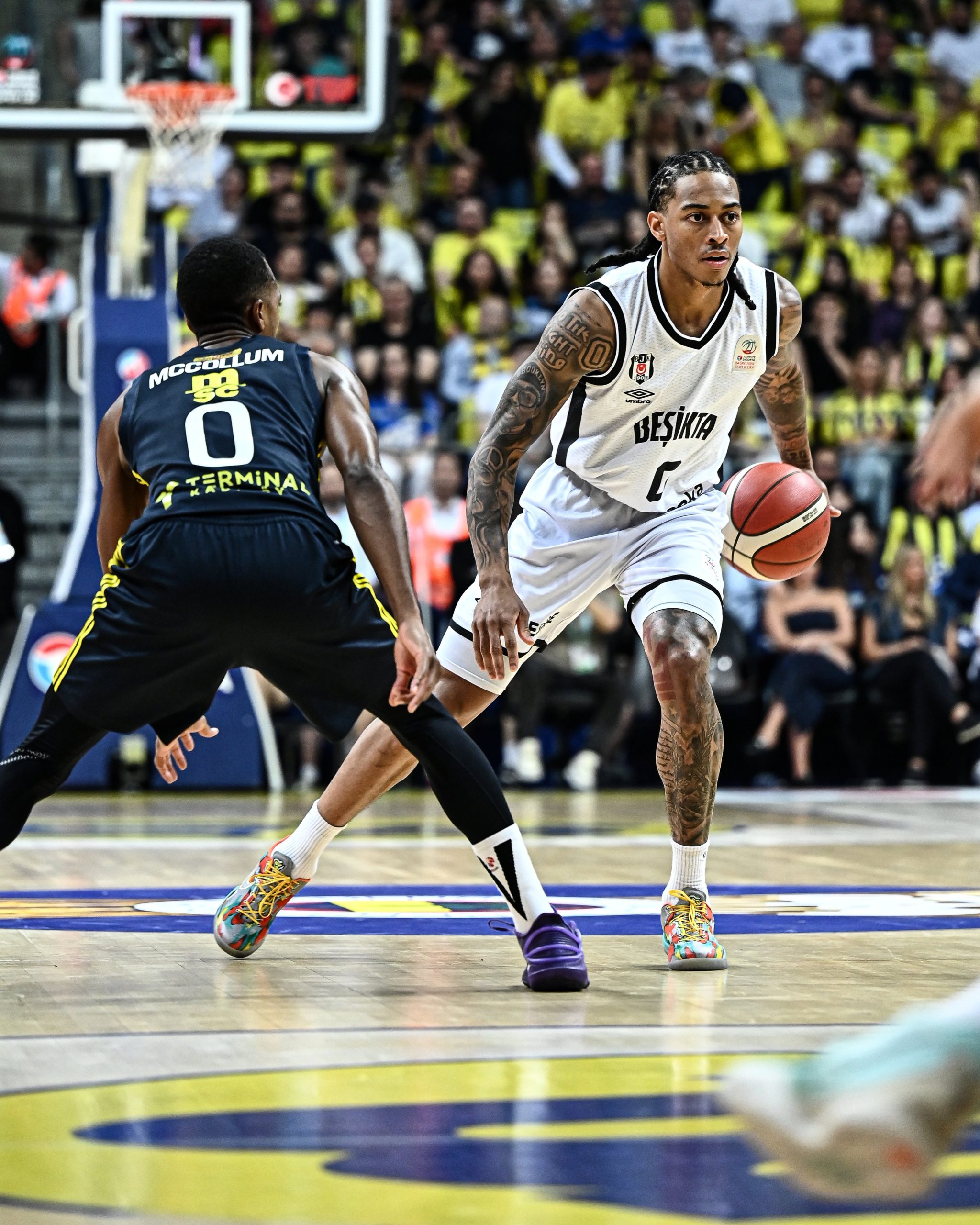 Nationalturk.com yazarı Ufuk Akyüz, Beşiktaş Fibabanka-Fenerbahçe Beko final maçının dördüncüsünü masaya yatırdı