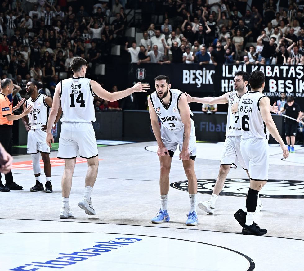 Beşiktaş Fibabanka evinde çok farklı ‼️‼️‼️ 1 Nationalturk.com yazarı Ufuk Akyüz, Beşiktaş Fibabanka'nın Anadolu Efes karşısındaki galibiyetini değerlendirdi