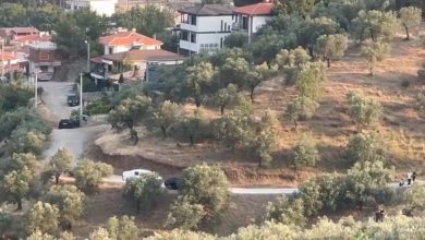 Ekrem İmamoğlu’nun babasına ait olduğu iddia edilen arazide arama 11 Balıkesir Edremit’te Ekrem İmamoğlu’nun babası Hasan İmamoğlu’na ait olduğu öne sürülen arazide jandarma ekipleri tarafından geniş çaplı arama yapıldı.