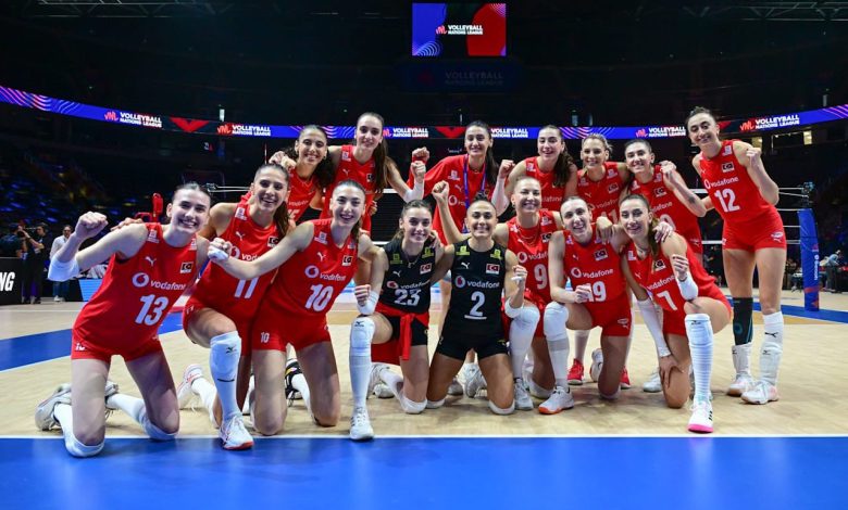 Filenin Sultanları olarak anılan A Milli Kadın Voleybol Takımı, FIVB Milletler Ligi'nde Fransa'nın ardından Tayland'ı da devirdi
