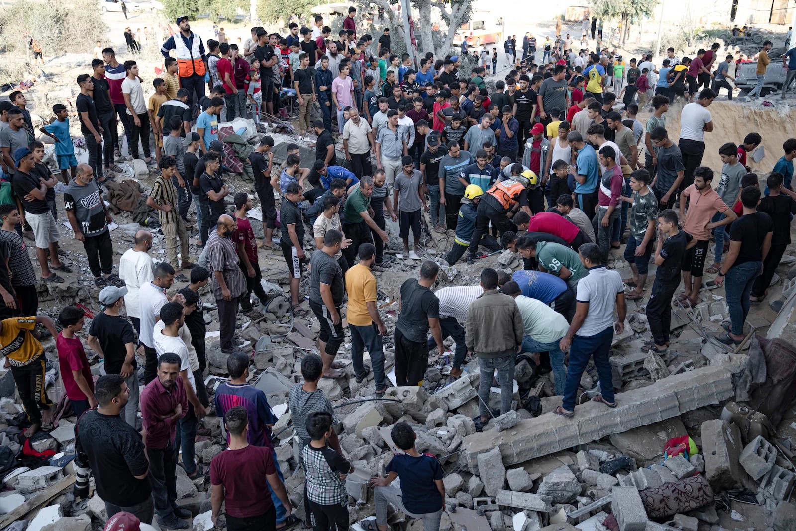 Gazze’de hastaneler bile çatışma alanına döndü 1 Neredeyse iki yılı bulan savaşın enkazı altında kalan Gazze, artık yalnızca İsrail saldırılarının hedefi değil.