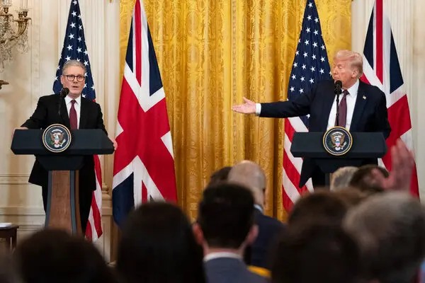 İngiltere, Trump yönetiminin karşılıklı gümrük tarifeleri sonrası ABD ile ilk ticaret anlaşmasını imzalayan ülke oldu.