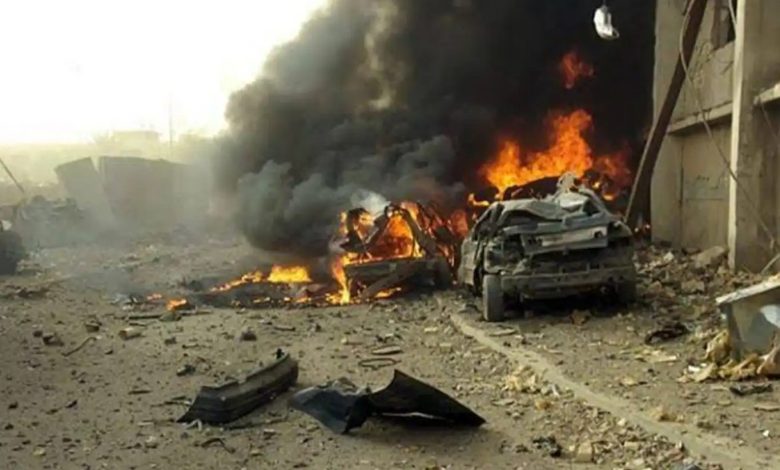 Afganistan sınırındaki Kuzey Veziristan’da bir intihar bombacısı, patlayıcı yüklü araçla Pakistan ordusuna ait konvoya saldırdı.