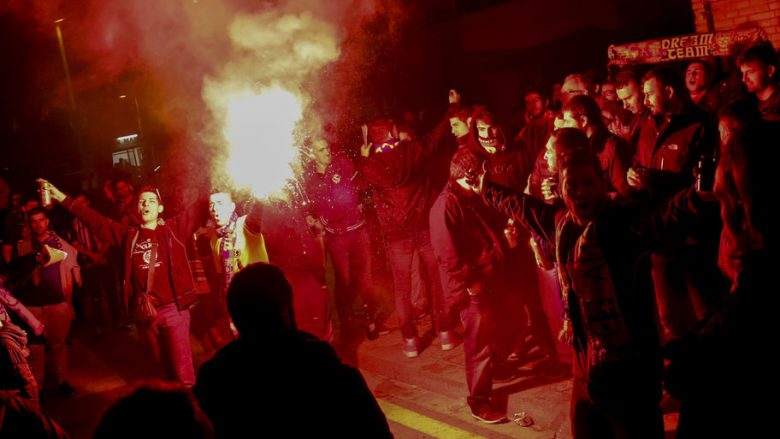Paris'te PSG coşkusu facia ile bitti 1 PSG’nin Şampiyonlar Ligi zaferi, Fransa genelinde büyük kutlamalarla karşılandı. Ancak sevinç gösterileri bir anda kaosa dönüştü.