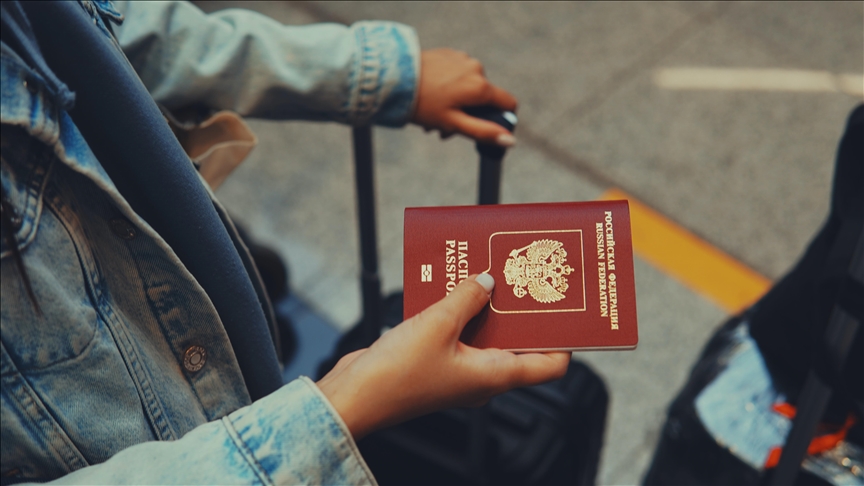 Avrupa'da üniversite okumak isteyen binlerce öğrenci, Schengen vizesi başvuru sürecinde ciddi sorunlar yaşıyor.