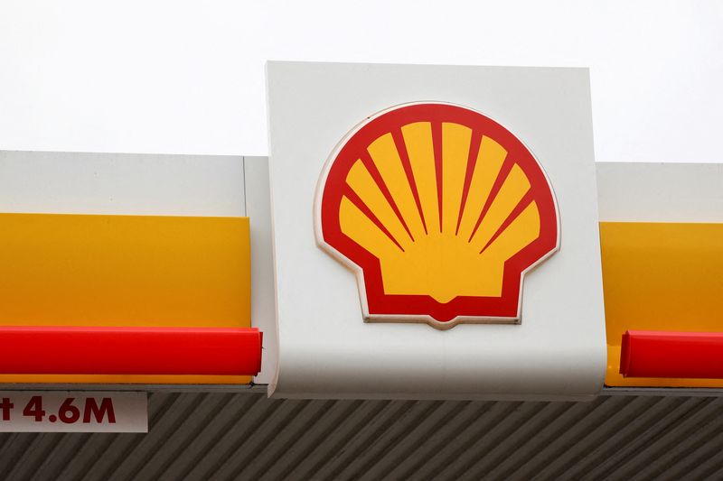 Shell, BP’yi satın almak için harekete geçti 1 Shell’in, rakibi BP’yi devralmak üzere erken aşamada görüşmeler yürüttüğü iddiası enerji sektöründe büyük yankı uyandırdı.