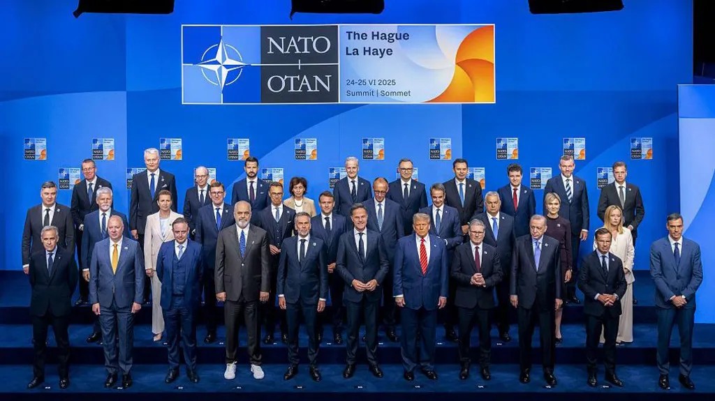 Trump’ın baskısıyla tarihi NATO kararı 1 NATO liderleri, ABD Başkanı Donald Trump’ın baskısının ardından savunma harcamalarını 2035 yılına kadar yüzde 5’i seviyesine çıkarma kararı aldı
