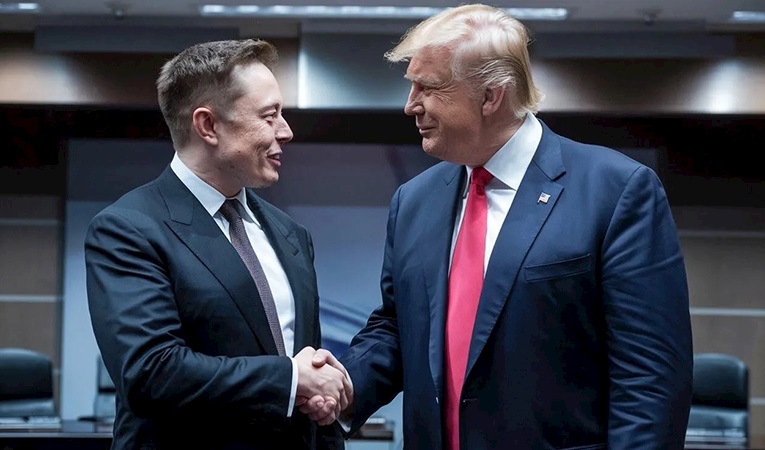 Trump-Musk atışmasına Kremlin'den yanıt 1 Donald Trump ile Elon Musk arasında sosyal medyada yaşanan gerilime Kremlin cephesinden ilk açıklama geldi.