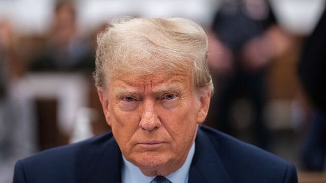 Trump’tan tarihi kitlesel sınır dışı talimatı 1 ABD Başkanı Donald Trump, federal göçmenlik yetkililerine Demokratların yönettiği büyük şehirlerde sınır dışı operasyonlarını artırma talimatı verdi.