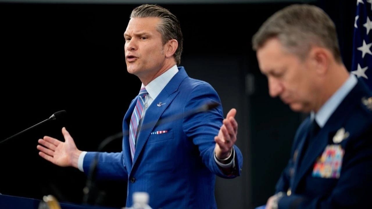 Trump yönetiminden basına sert tepki 1 Trump tarafından Savunma Bakanlığı’na atanan Hegseth, İran saldırısının etkilerine dair yapılan haberlere tepki gösterdi.