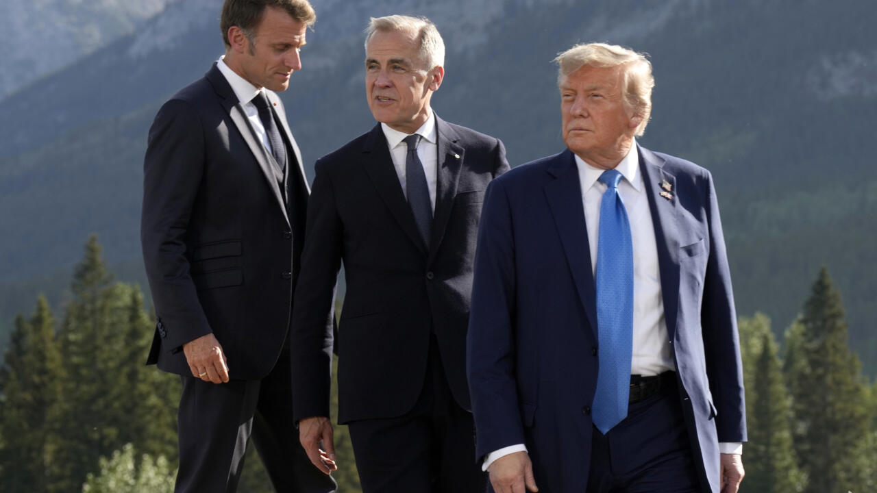 Trump’tan Tahran’a tahliye çağrısı 1 ABD Başkanı Donald Trump, sosyal medya hesabından Tahran halkına “hemen tahliye edin” çağrısında bulundu.