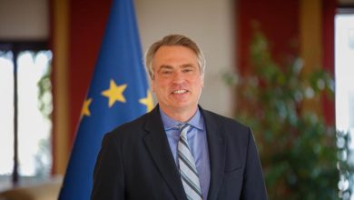 Thomas Ossowski, Türkiye’nin hala vizesiz seyahat hakkı elde edememiş olmasını “utanç verici” olarak nitelendirdi.