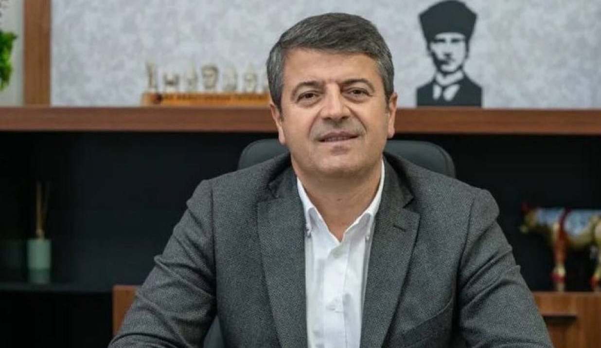 Abdurrahman Tutdere'nin ev hapsi kaldırıldı! 1 Görevden uzaklaştırılan Adıyaman Belediye Başkanı Abdurrahman Tutdere hakkındaki ev hapsi kararı kaldırıldı