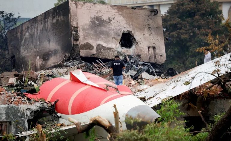 260 kişinin hayatını kaybettiği 12 Haziran’daki Air India kazasına dair yayımlanan ön rapor, felaketin nedenine dair netlik getirmedi.