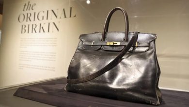 1985 yılında Jane Birkin için özel olarak tasarlanan ilk Birkin çantası, Paris'teki Sotheby's müzayedesinde 10.1 milyon dolara alıcı buldu.