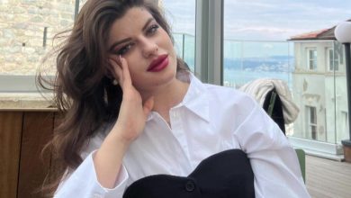 22 yaşındaki Ayşe Tokyaz’ın cansız bedeni Eyüpsultan’da, bir valizin içinde bulundu. Olayla ilgili eski polis memuru Cemil Koç ve beraberindeki 6 kişi adliyeye sevk edildi
