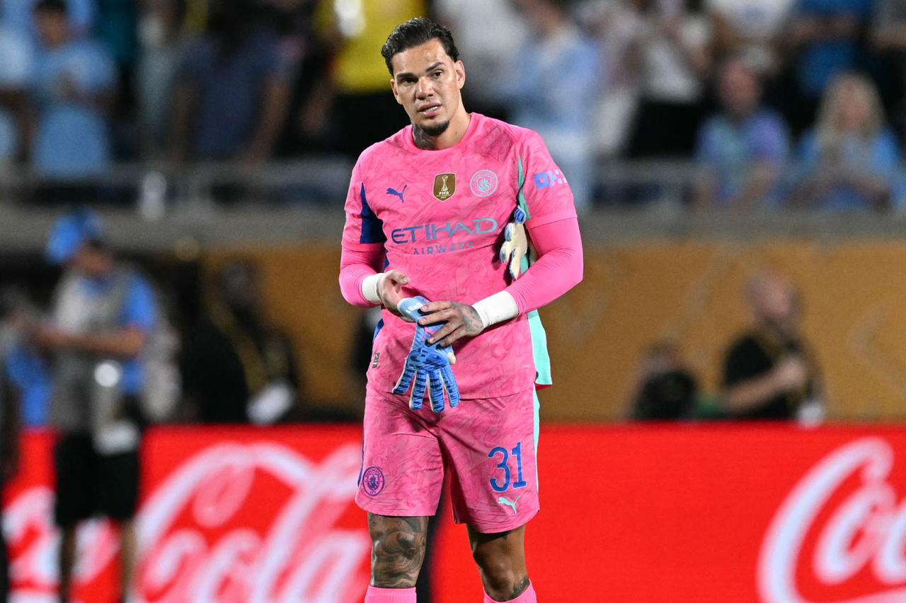 Galatasaray, Ederson’u da bitiriyor