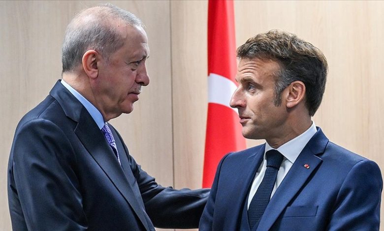 Erdoğan’dan Macron’a Filistin tebriği 13 Cumhurbaşkanı Recep Tayyip Erdoğan, Fransa Cumhurbaşkanı Macron ile yaptığı telefon görüşmesinde Gazze’deki insani krizi gündeme taşıdı.