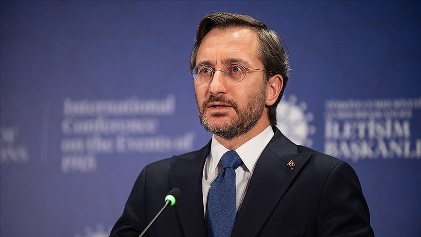 Fahrettin Altun gitti, yerine Burhanettin Duran geldi 1 Cumhurbaşkanı Erdoğan’ın imzasıyla Resmi Gazete’de yayımlanan kararla, Fahrettin Altun görevden alınarak TİHEK Başkanlığı’na atandı.