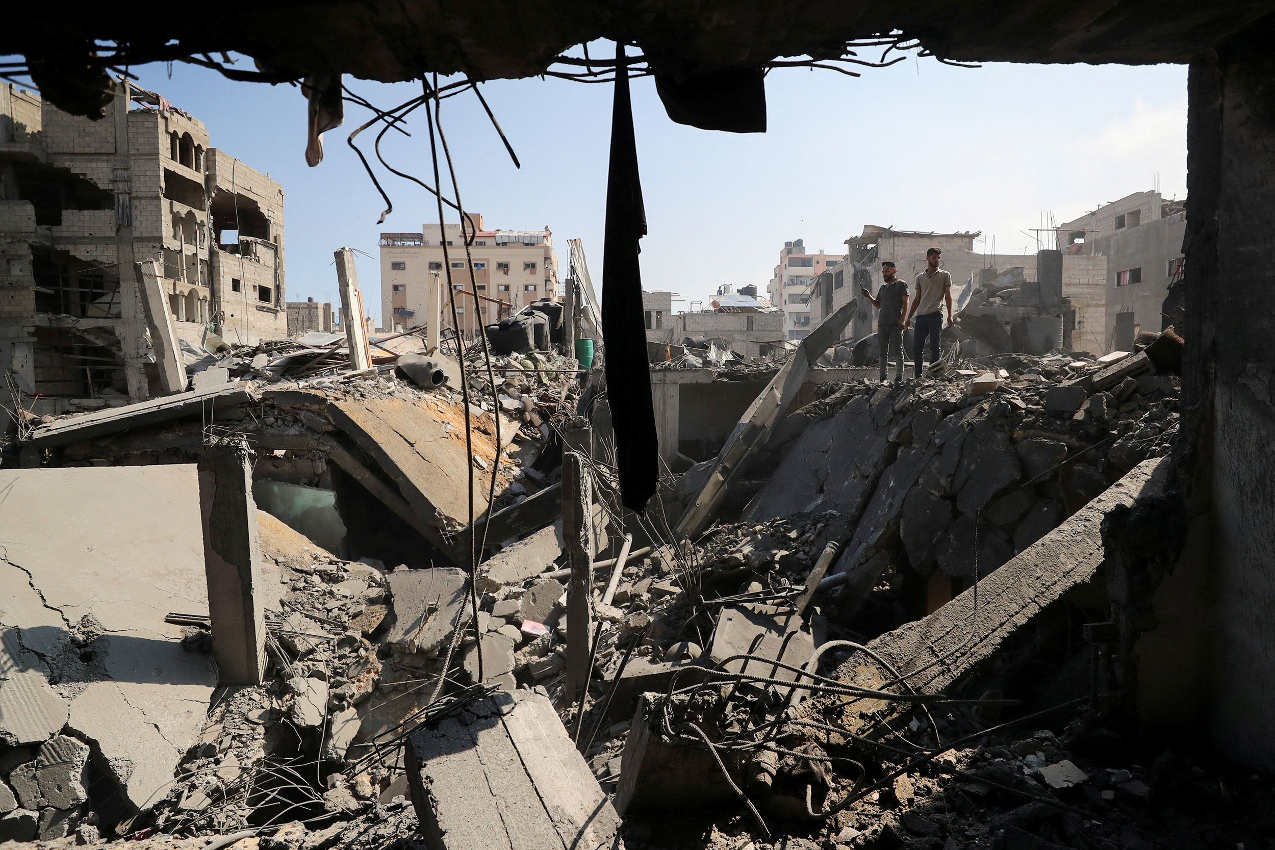 Hamas’tan ateşkes teklifine “olumlu yanıt” 1 Hamas, ABD’nin arabuluculuğunda sunulan yeni ateşkes ve rehine takası teklifine “olumlu bir yanıt” verdiğini açıkladı.