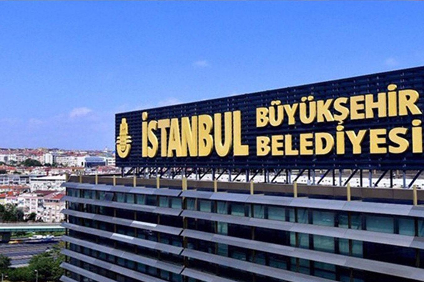 İBB’ye yönelik yeni operasyon: İETT genel müdürü gözaltında 1 Cumhuriyet Başsavcılığı’nın yürüttüğü soruşturmada, İSFALT ve İETT ihalelerine fesat karıştırıldığı iddiasıyla 25 kişi hakkında gözaltı kararı verildi.