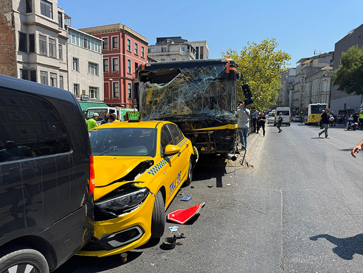 Tarlabaşı’nda İETT otobüsü dehşeti 1 iett tarlabasi