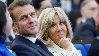 Emmanuel Macron’un eşi Brigitte Macron hakkında “erkek olduğu” iddialarını sürdüren ABD’li fenomen Candace Owens’a karşı dava açıldı.