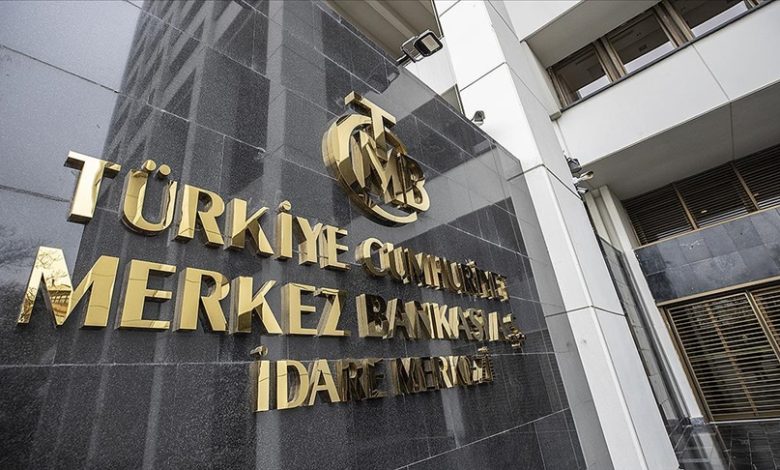 Türkiye Cumhuriyet Merkez Bankası (TCMB), politika faizini 300 baz puan düşürerek yüzde 46’dan yüzde 43’e indirdi.