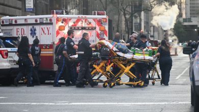 New York’un en işlek noktalarından biri olan Park Avenue'deki gökdelende düzenlenen silahlı saldırıda biri polis dört kişi hayatını kaybetti.