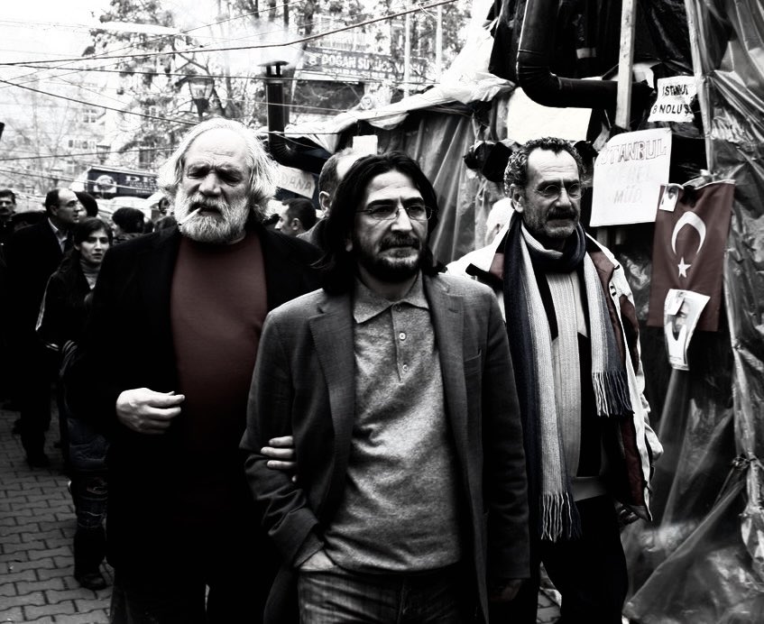 Bir süredir yoğun bakımda tedavisi devam eden; 3 Haziran'da entübe edilen gazeteci Nihat Genç 69 yaşında hayatını kaybetti