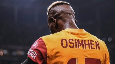 Napoli, Galatasaray'a, anlaşmaya yakın iken "Hayır" dediği Victor Osimhen'in Al Hilal'e transfer olması için baskı yapıyor