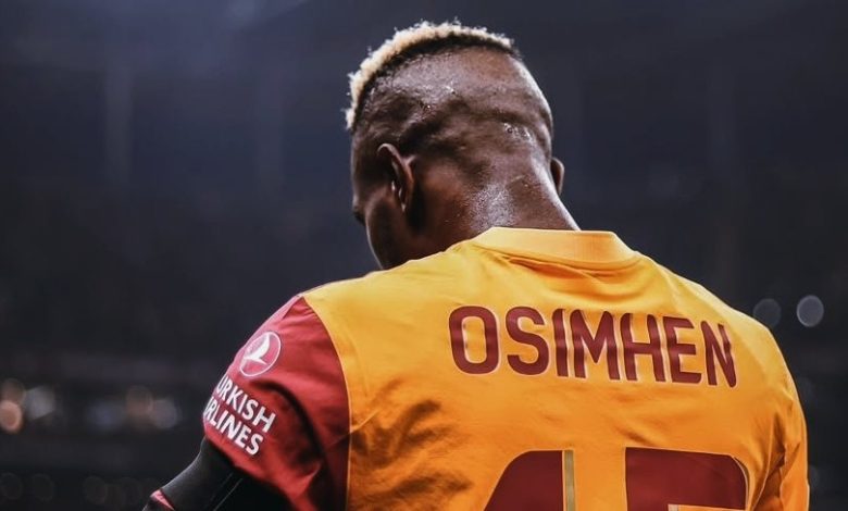 Napoli, Galatasaray'a, anlaşmaya yakın iken "Hayır" dediği Victor Osimhen'in Al Hilal'e transfer olması için baskı yapıyor