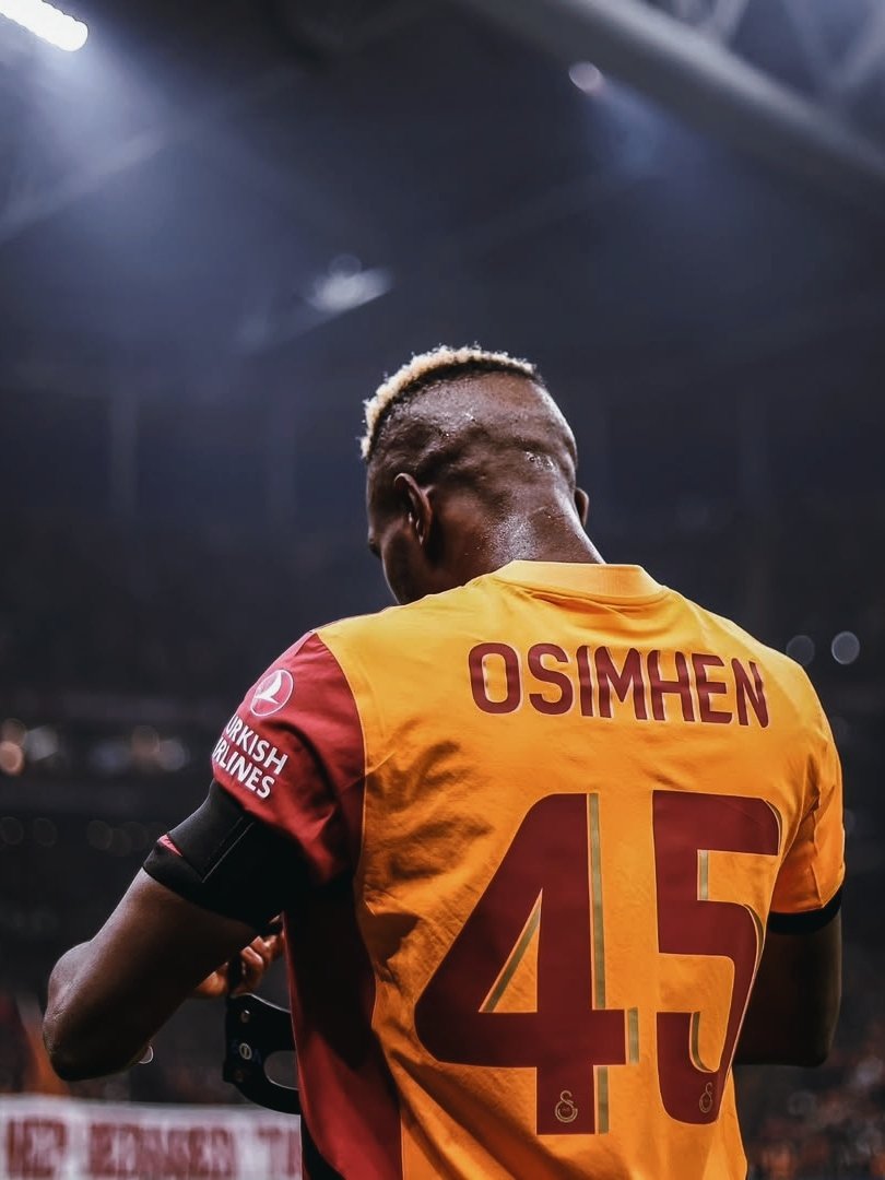 Victor Osimhen'de büyük kriz 1 Napoli, Galatasaray'a, anlaşmaya yakın iken "Hayır" dediği Victor Osimhen'in Al Hilal'e transfer olması için baskı yapıyor