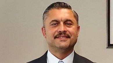 Yürütülen yolsuzluk soruşturması kapsamında gözaltına alınan Belediye Başkanı Özgür Kabadayı ve dört şüpheli daha tutuklandı.