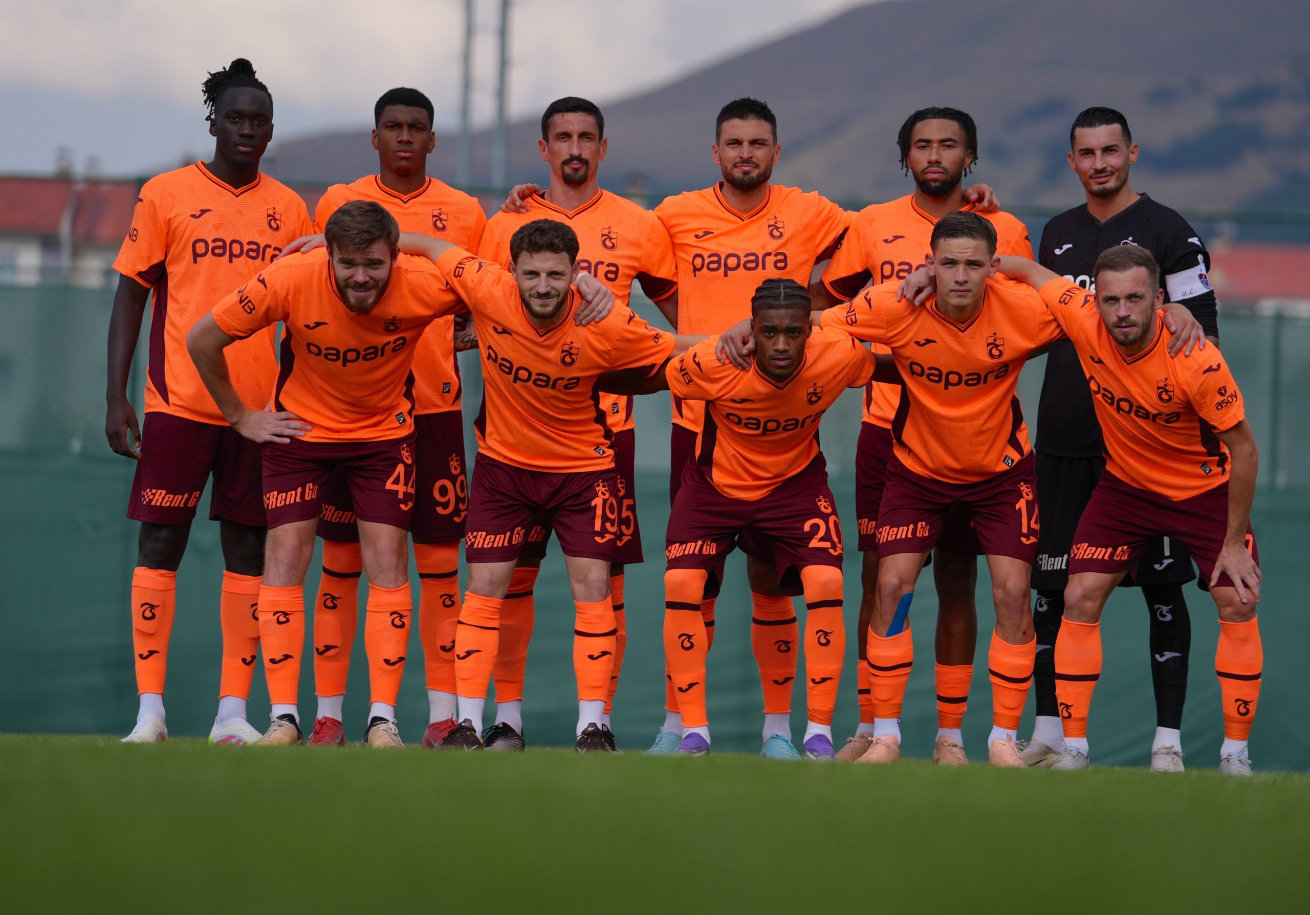 Trabzonspor, İran'ın Zob Ahan takımıyla oynadığı hazırlık maçından 4-0'lık galibiyetle ayrıldı