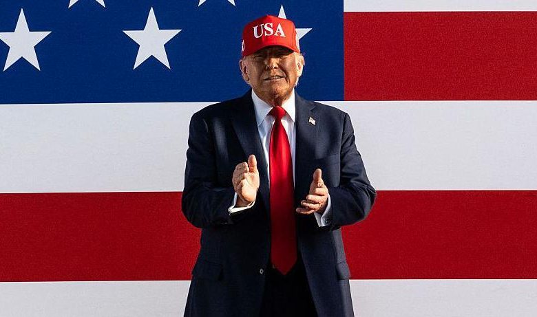 Donald Trump, Brezilya’daki BRICS Zirvesi’ni hedef alarak gümrük vergilerinin yüzde 10 oranında artırılacağını duyurdu.