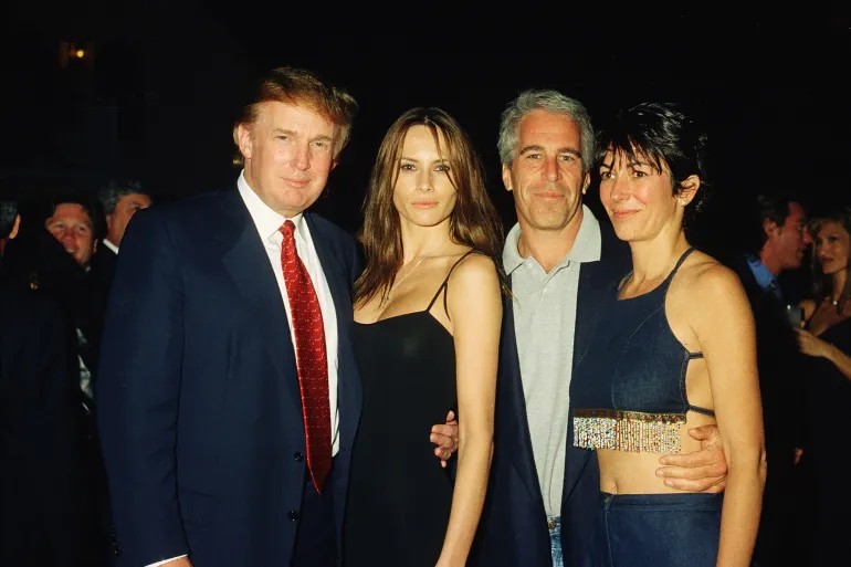 Trump-Epstein krizi büyüyor 1 Başkan Donald Trump’ın Jeffrey Epstein skandalını bastırma çabaları başarısız olurken, geçmiş ilişkilerine dair yeni iddialar kamuoyunun ilgisini tırmandırdı.