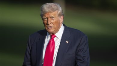 Donald Trump’ın “görkemli vergi yasası” yürürlüğe girdi. Yürürlüğe girecek düzenlemeler hem çalışan aileleri hem de yüksek gelirli grupları ilgilendiriyor.
