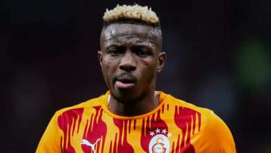 Victor Osimhen, Galatasaray'a transferine engel olan Napoli Başkanı Aurelio De Laurentiis'e "Gerekirse bir yıl oynamam" dedi