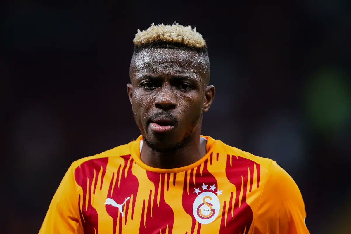 Victor Osimhen resti çekti 1 Victor Osimhen, Galatasaray'a transferine engel olan Napoli Başkanı Aurelio De Laurentiis'e "Gerekirse bir yıl oynamam" dedi