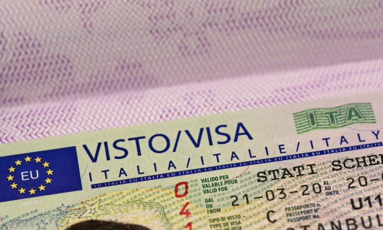 İtalya'nın, 2026-2028 yılları arasında AB dışı vatandaşlara 500.000'e yakın çalışma vizesi verme planı, iş gücü eksikliğini gidermeyi amaçlıyor
