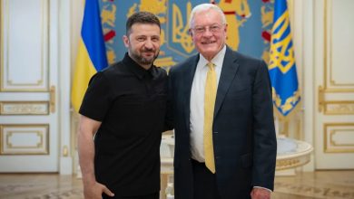Volodimir Zelenskiy, ABD Başkanı Donald Trump’ın Ukrayna ve Rusya Özel Temsilcisi Keith Kellogg ile Kiev’de bir araya geldi.