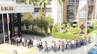 Antalya, Muğla, Şanlıurfa, Amasya ve Düzce merkezli 21 ilde düzenlenen operasyonlarda yasa dışı bahis ve nitelikli dolandırıcılık suçlarına karışan 43 şüpheliden 8’i tutuklandı.