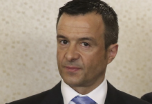 Portekiz Kamu Savcılığı, Jorge Mendes ve eşi Sandra Mendes’i “Operation Fora de Jogo” (Offside Operasyonu) kapsamında öne sürdüğü vergi dolandırıcılığı suçlamasıyla geçtiğimiz aylarda sevk etmişti.