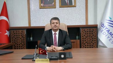 İçişleri Bakanlığı, Abdurrahman Tutdere'nin Adıyaman Belediye Başkanlığı görevine iade edildiğini yazılı açıklamayla duyurdu